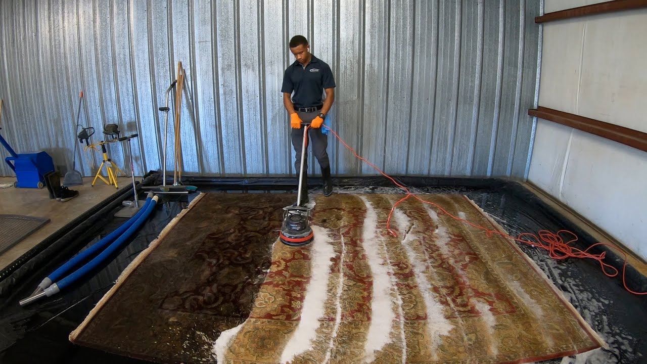 How to make your own rug cleaning solution